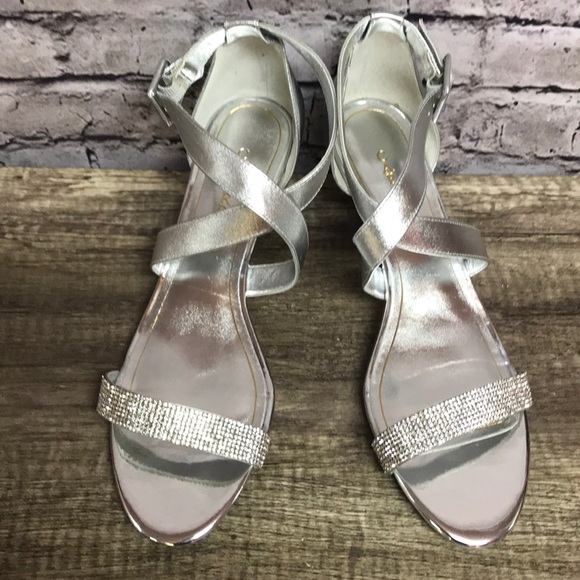 silver sandals size 10